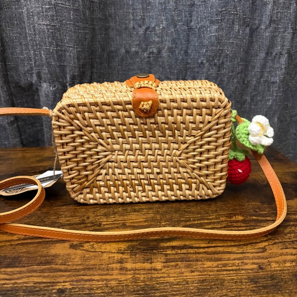 Handbags - NWT Rattan Woven Picnic Basket Crossbody Bag Leather Strap Strawberry Charm